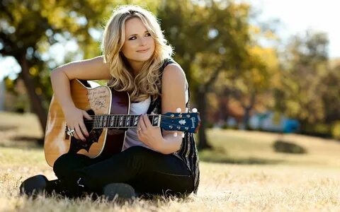 Miranda Lambert Reveals Her Backup Career: Party Planning! M