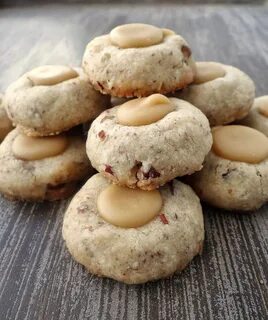 Being A Bear: 12 Days of Cookies( + Pecan Sandies with Prali