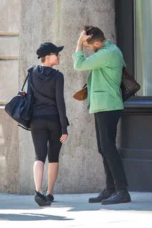 Scarlett Johansson tight leggings -12 GotCeleb