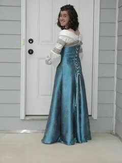 Back of dress for Susan Pevensie cosplay from Chronicles of 