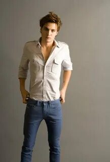 Picture of Luke Grimes