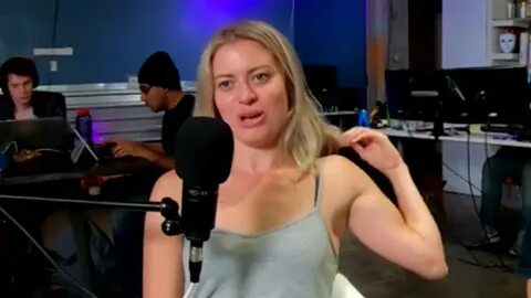 GIFHaus в Твиттере: "put Elyse in Fortnite