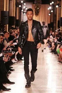 Noah Mills Photostream Noah mills, Sexy men, Mens leather cl