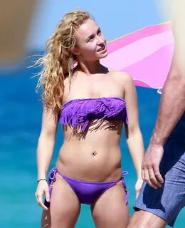 Hayden Panettiere - Bikini Candids in Miami www.searchcelebr