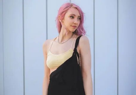 Lauren Southern Sister Jess Wikipedia, Who, Nationality, Bio