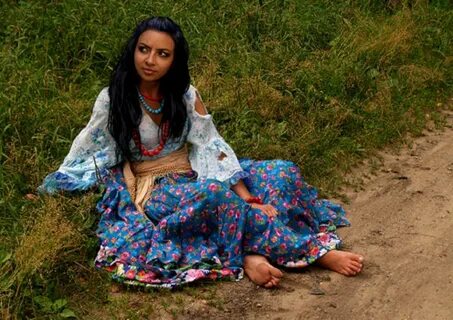 Цыганский стиль в одежде: дух странствий Gypsy Girl, Barefoot Girls, Erotic