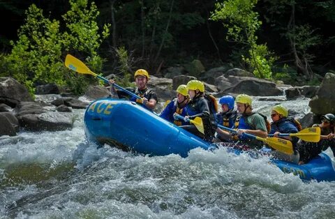 Spring Lower Gauley Whitewater Rafting - ACE Adventure Resor