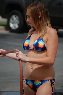 Bikini Carwash : Babes Non-Nude Public Babes - WhatBoysWant