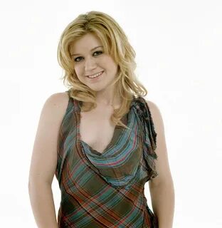 Kelly Clarkson Pictures. Hotness Rating = 8.31/10