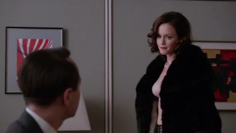Sexy Alexis Bledel Screencaps from Mad Men (Cleavage, Toples