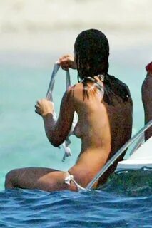 Pippa Middleton Nude & Bikini Pics from Caribbean Islands - 