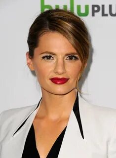 Stana Katic Red Lipstick - Stana Katic Beauty Looks - StyleB