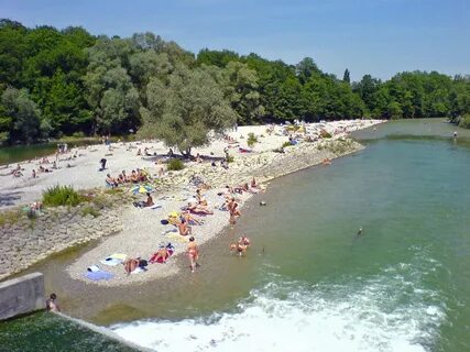 Flaucher - the Isar beach clean and cold - from the alps. Fl