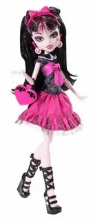 Amazon.com: Monster High Picture Day Draculaura Doll: Toys &