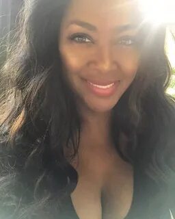 Kenya Moore NUDE: Sexy Former Miss USA Takes It ALL Off! (34