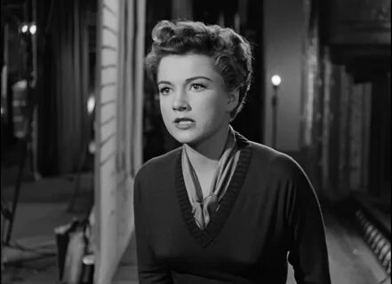 42 Screen Captures from @Criterion's All About Eve Blu-ray D