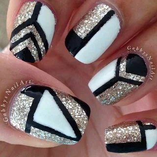 Glittery gold white black nailart #nailart #white #gold #bla