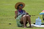 Evangeline Lilly In Bikini Getting Some Sun In Hawaii - Cele