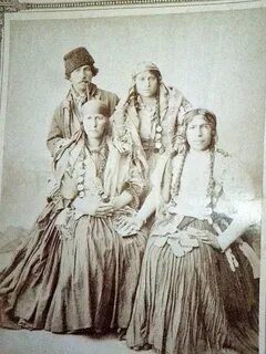 RUSSIAN GYPSY photograph 1890s. My great grandmother was par