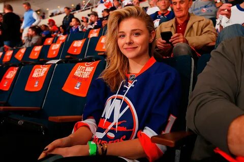 Chloe grace moretz islanders