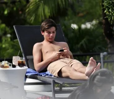Free Louis Tomlinson nudes The Celebrity Daily