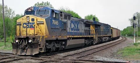 File:CSX Transportation - 7685 & 3102 diesel locomotives (Ma
