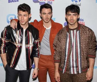 Jonas Brothers Names / Nick Jonas Hopes to Bring Estranged F
