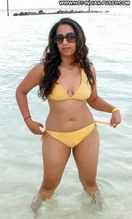 Monna Indian Desi Bikini Amateur Beach