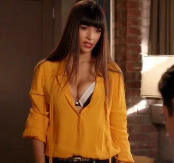 Pop Minute - Hannah Simone Bra New Girl Photos - Photo 2