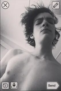 The Stars Come Out To Play: Kodi Smit-McPhee - Shirtless Twi
