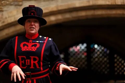 Moira Cameron - First Female Yeoman Warder Mark Rowland Flic