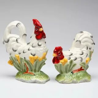 These Chicken Farm Animal Salt And Pepper Shakers White feat