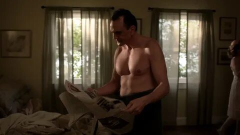 ausCAPS: Hank Azaria shirtless in Ray Donovan 2-05 "Irish Sp