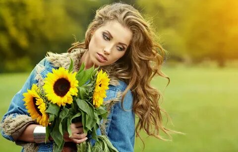 Обои осень, девушка, подсолнухи, цветы, шатенка, eyes, локон