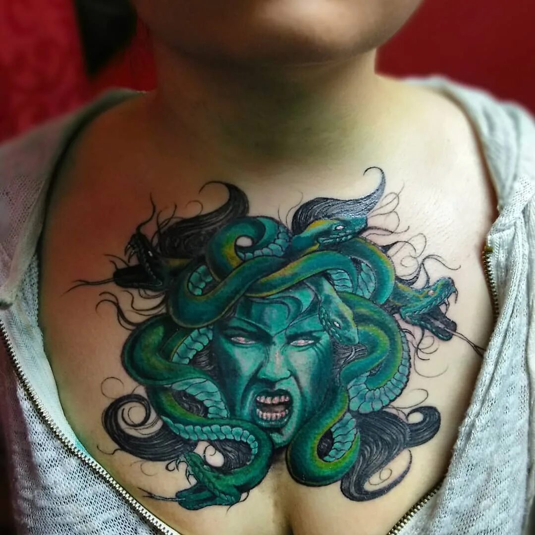 Ricardo Huereca в Instagram: "One more session on this Medusa chest pi...