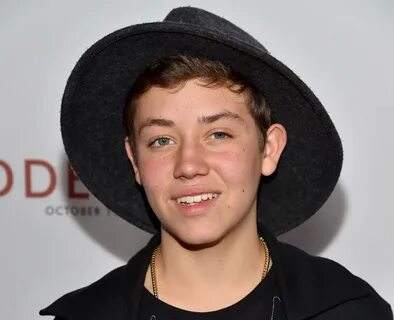 Ethan Cutkosky Desktop WallPics