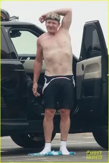 Gordon Ramsay Goes Shirtless for Malibu Bike Ride: Photo 342