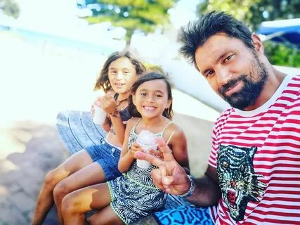 Manu Bennett on Instagram: "Summer lovin' with #paniabennett