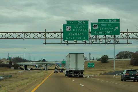 File:I-40 West - Exit 80AB - US45 Bypass (44604846612).jpg -