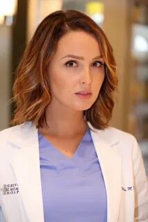 Grey's anatomy Cheveux bruns mèches blondes, Coupe courte, C