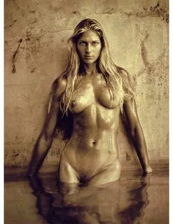 Gabrielle Reece - FitNudeGirls.com