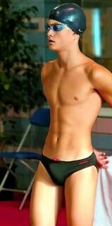 All Kinds of Sexy Bulges: sexy twink swimmer bulges