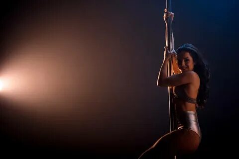 Foto e imagen de stock sin royalties de Sexy stripper bailan