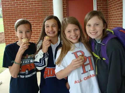 Middle School students visit in-state colleges - Brook Hill 