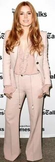 Who made Amy Adams' pink pants, blazer, and ruffle top? Эми 