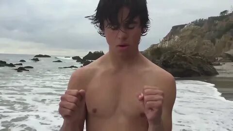 The Stars Come Out To Play: Keean Johnson - Shirtless & Bare