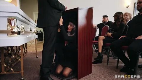 Widow sucks dick at funeral then fucks - Hell Moms