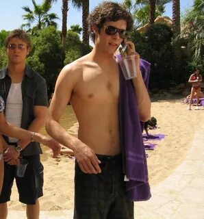 MALE CELEBRITIES: Shirtless actor Adam Brody pictures.This h