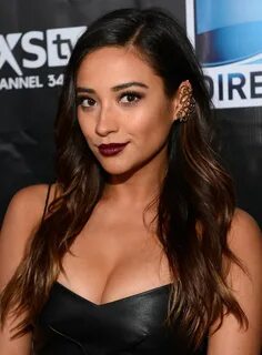 Shay Mitchell Shay mitchell, Cabelo legal, Looks