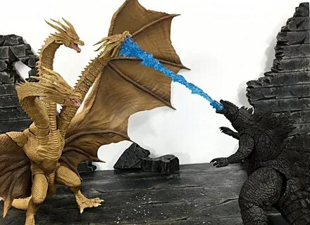 Godzilla: King of the Monsters S.H.MonsterArts King Ghidorah